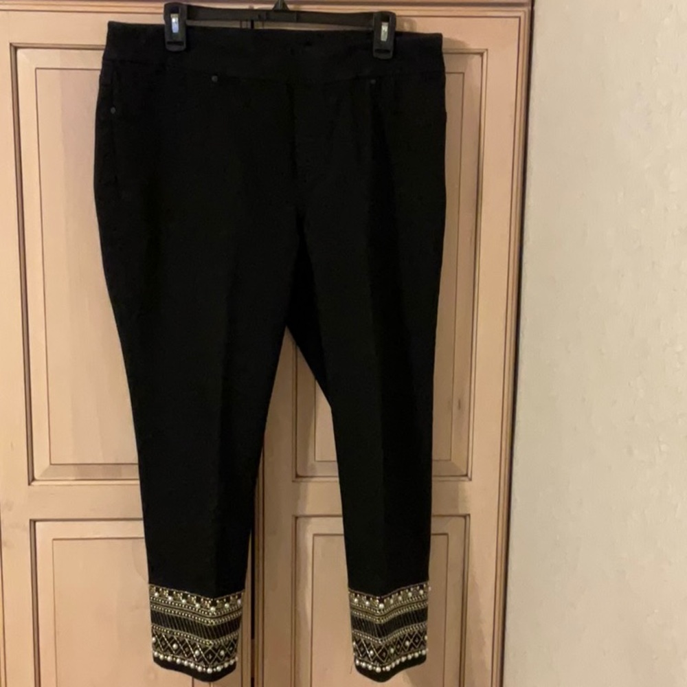 Chico's Black Jegging Ankle Pants. Like New, 12P.